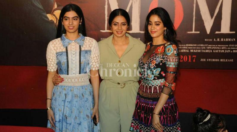 Sridevi with daughters Khushi Kapoor (L) and Jhanvi Kapoor(R) at her film Moms trailer launch. (Photo: Viral Bhayani)