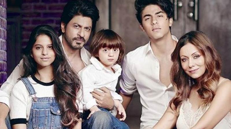 Shah Rukh Khan with his kids Aryan, Suhana, AbRam and wife Gauri Khan.