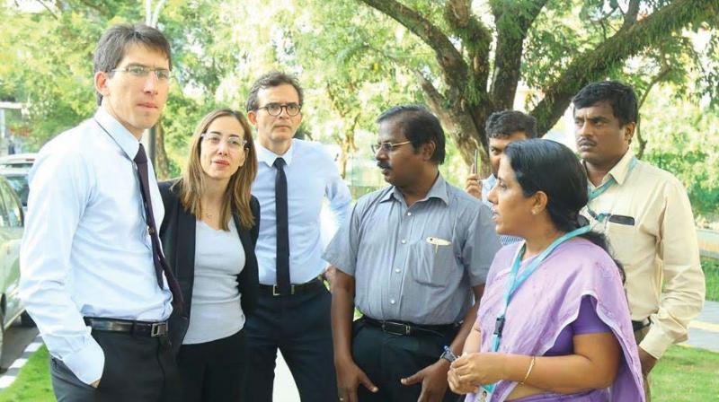 AFD team and KMRL officials visit Streetscape on Shihab Thangal Road, Panampilly Nagar.	 (Photo: DC)