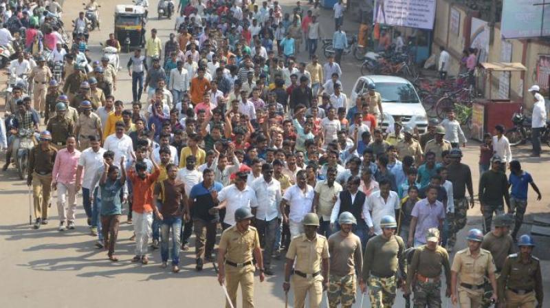 A massive shutdown called by Dalit groups and parties across Maharashtra was called off on Wednesday after a day of protests and sporadic violence. (Photo: PTI/File)