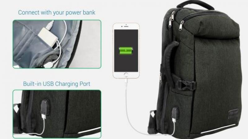 lements U 929 backpack has an inbuilt USB 2.0 charging port.