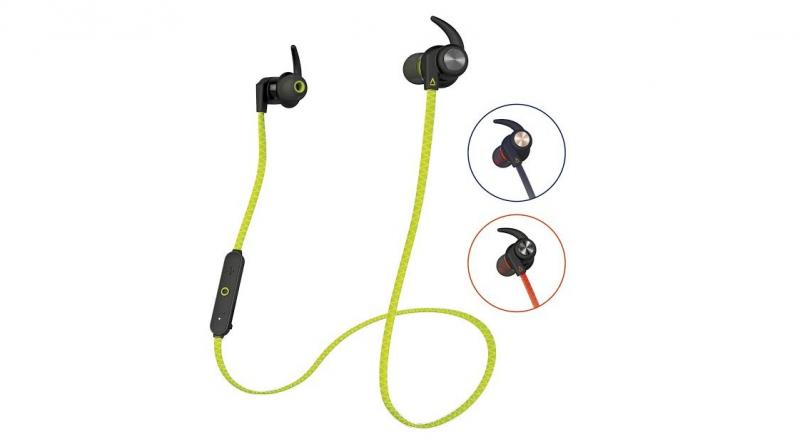 The Creative Outlier Sports features an IPX4-rated and sweatproof design that allows users to use the headphone for prolonged workout sessions. The headphones are compact and lightweight, weighing 15 grams. The sweat-proof ear-tips are made of silicone and are soft.