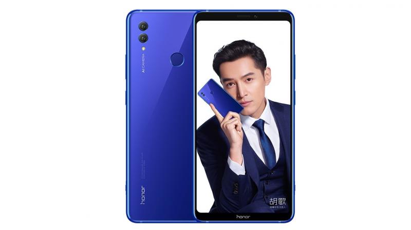 The Honor Note 10 features a 24MP+16MP dual rear camera setup along with AIS (Artificial Image Stabilisation) and an LED flash module. Both sensors are equipped with a f/1.8 aperture.