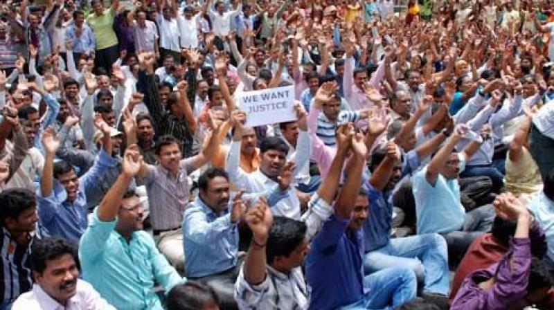 Hyderabad: No placement cell forces man to protest