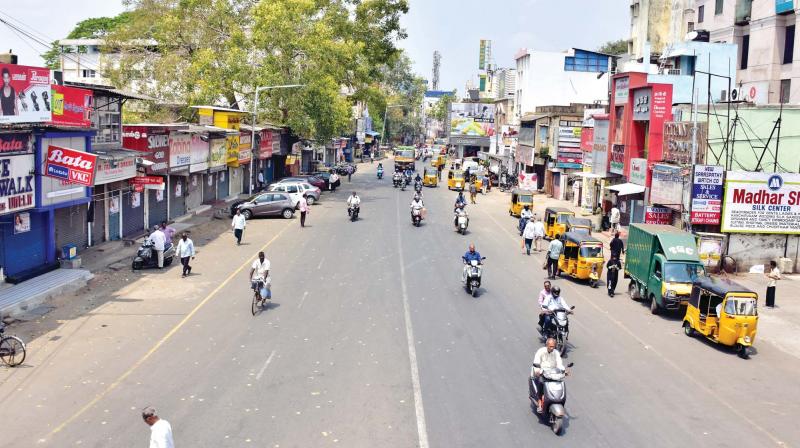 Purasawalkam wears a deserted look as traders decide to down shutters, as a sign of protest against phase -2  map of Chennai metro rail. (Photo: DC0