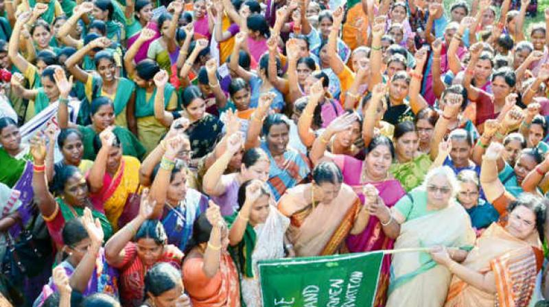 Low-income women demand passage of Womens Reservation Bill