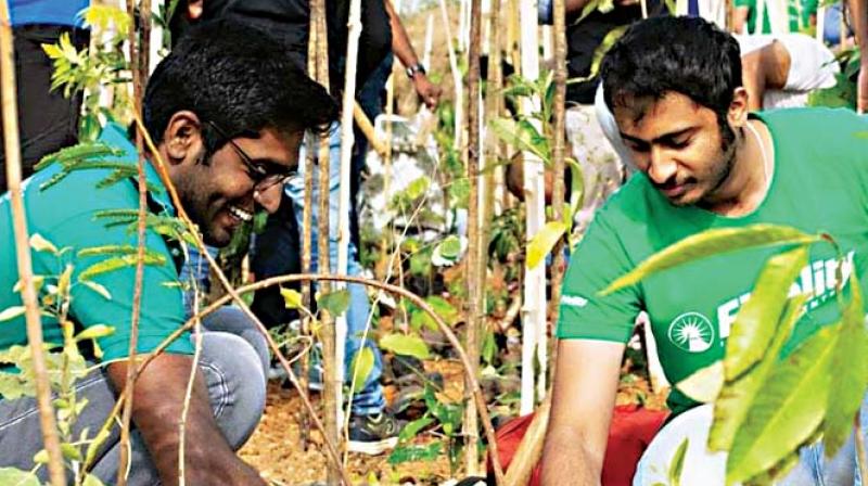 Nature lovers planting saplings on Indian Institute of Disaster Management grounds (Photo: DC)