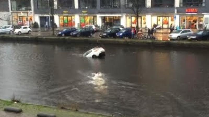 When firefighters arrived, the woman and child had been pulled from the car and placed unconscious on the embankment. (Photo: Representational Image/You tube)