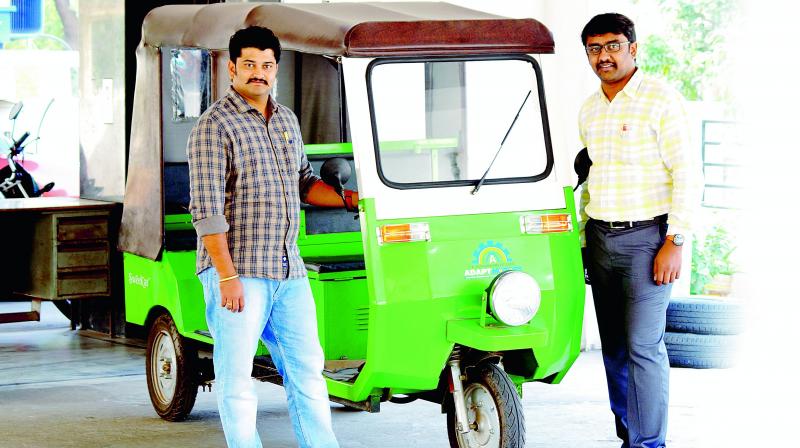 The e-rickshaw has a maximum speed of 25 km/hr and can carry four passengers plus the driver.