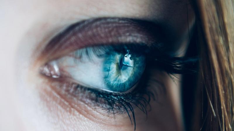 Harmless flashing light in your eyes could be warning of sudden blindness. (Photo: Pixabay)
