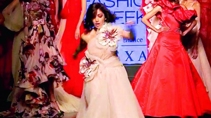 As she was walking the ramp on the first day of the Lakme Fashion Week, Yami Gautam tripped and almost fell.