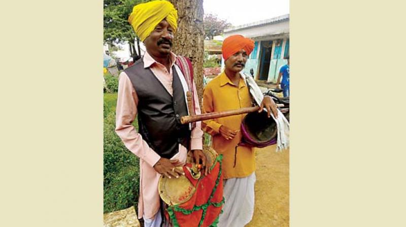 Most of them read palms to tell your future and make  a living from it. Now, in modern times, this ancient profession of  the nomadic Gondali community is set to make a sad exit as the government is all set to introduce an anti-superstitious bill in the next session of the state legislature to ban such practices .