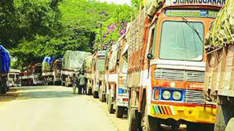 The talks held on Monday between the Insurance Regulatory Development Authority and truck drivers failed as the former did not accept the demand that the raised third-party insurance charges be kept in abeyance.