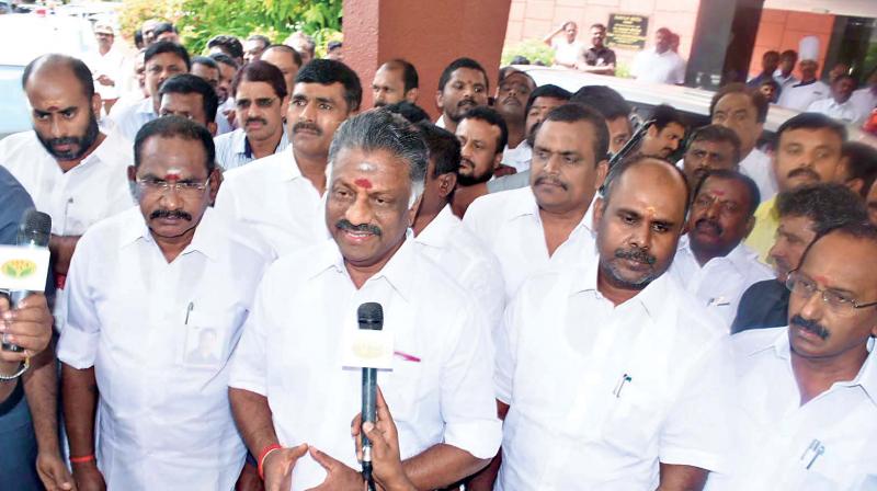 Tamil Nadu Chief Minister O Pannerselvam addresses the media persons at a private hotel in Madurai on Sunday. (Photo: DC)