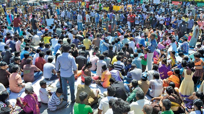 Hundreds of protesters continue with the stir seeking permanent solution to the issue in Salem. (Photo: DC)