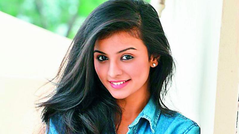 At 17, its quite surprising how confident Mahima Makwana is.