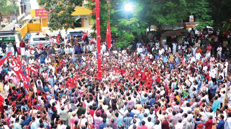 Party workers salute the red flag hoisted by CPI general secretary Sudhakar Reddy marking the beginning of the 23rd CPI congress in Kollam on Wednesday.