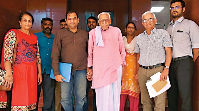 Freedom Fighter H.S. Doreswamy at the Lokayukta office  in Bengaluru on Thursday   (Image: DC)