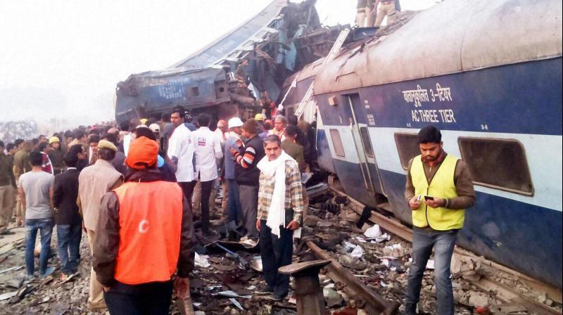 Patna-Indore Express derails in Kanpur, scores killed