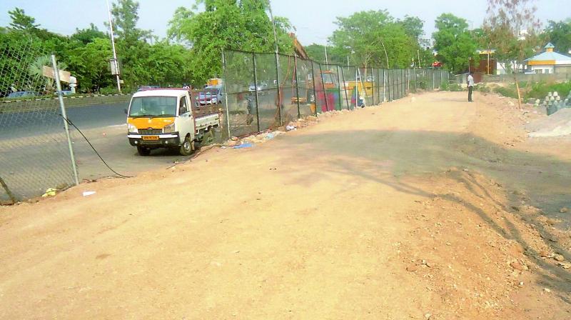 The walkers path of Malkam Cheruvu which is soon to be a treat for the eyes. (Photo: DC)