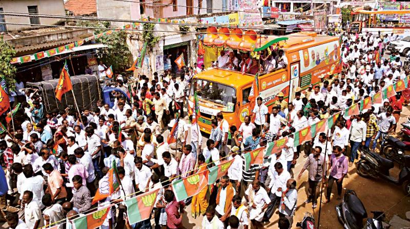 BJPs Parivarthana Yatra near Tumakuru on Friday. (Photo: DC)