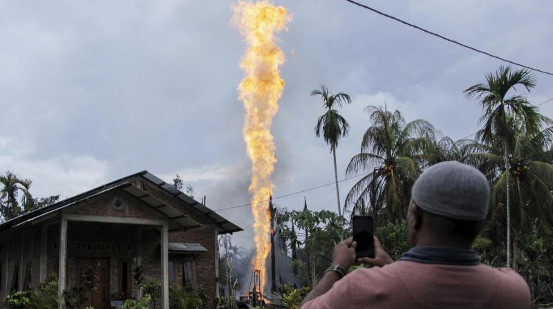 East Aceh is dotted with numerous small-scale oil drilling operations, which are often run illegally by local villagers. (Photo: AP)