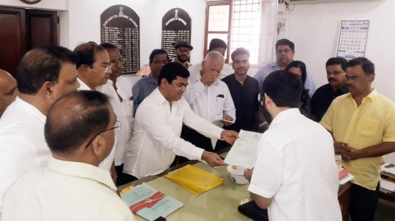 Goa Congress, along with its 14 MLAs, staked claim to form govt in the state. They submitted a letter before the Raj Bhavan but there has not been a meeting between the Governor and them. (Photo: ANI | twitter)