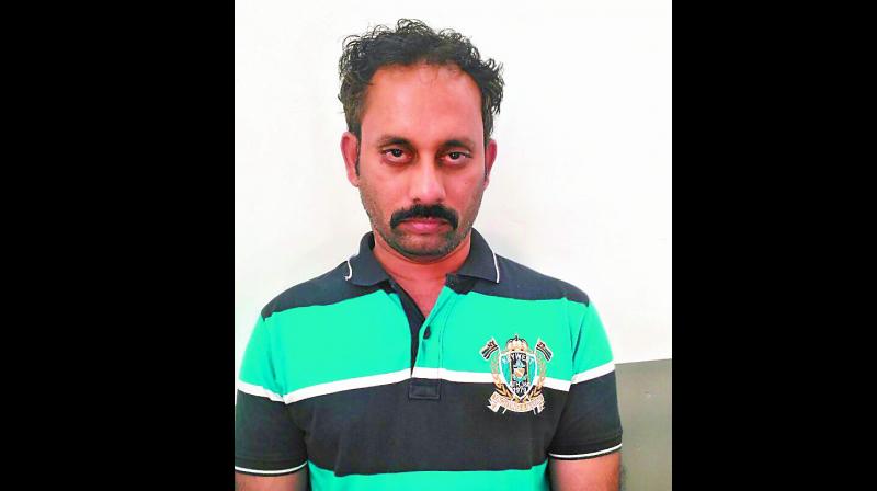 CCS police arrested notorious conman, K. Venkat Ratna Reddy