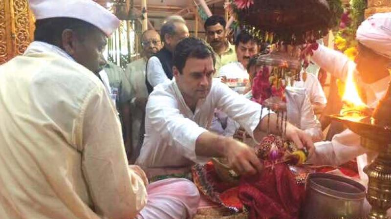 Rahul Gandhi visits a temple in Narmada district