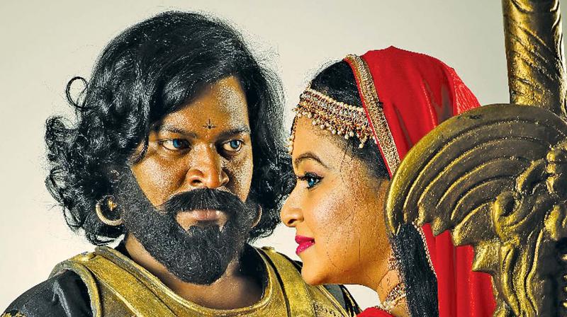 Rajesh Kanna and Ashmitha in Maarahaathipathi.