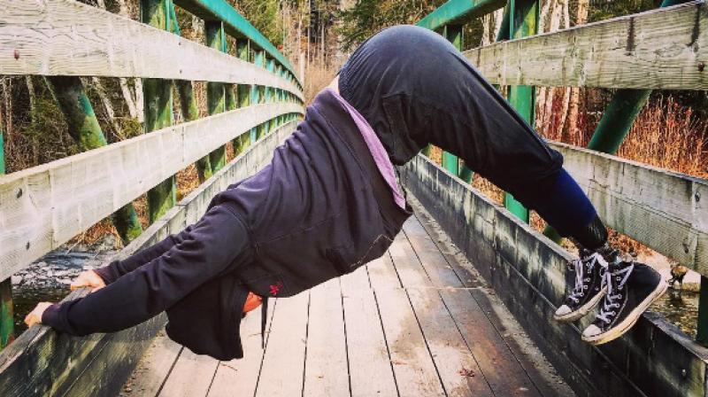 This amputee is inspiring Instagrammers to take up yoga