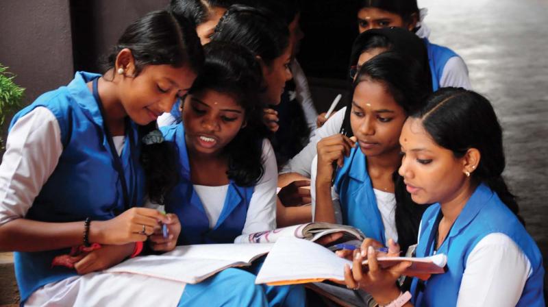 Students make last minute preparation for the Class X examination (file pic)
