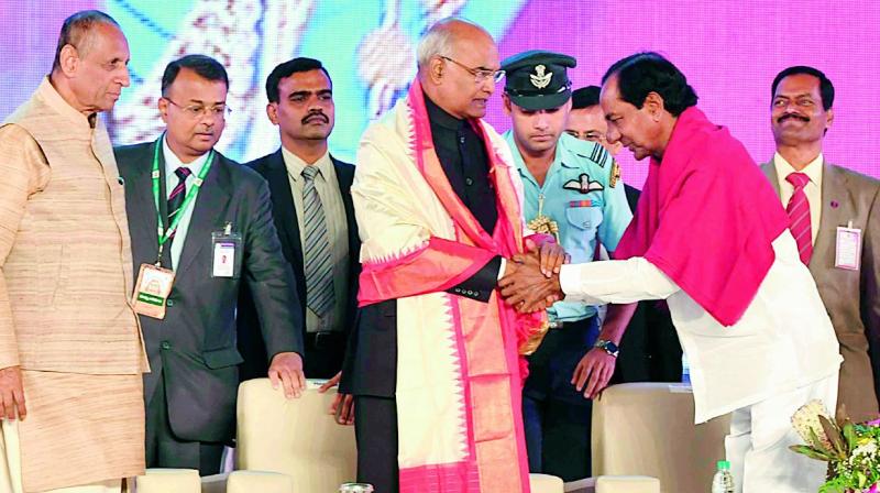 President Ram Nath Kovind being felicitated by Chief Minister K. Chandrasekhar Rao during the valedictory function of the World Telugu Conference at LB Stadium, in the city on Tuesday.