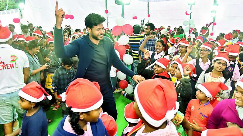 Tollywood actor Sundeep Kishan dancing with the kids