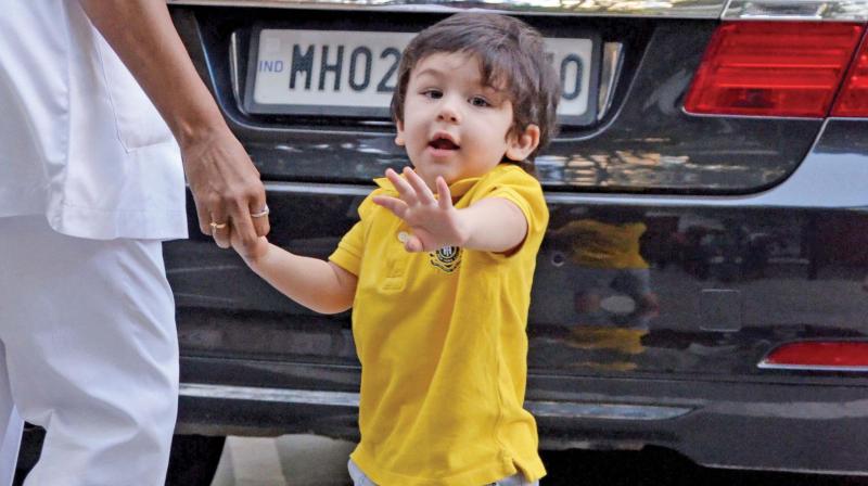 We dont know the guest list as of now.  But the paparazzi whom we know Taimur loves, will be there in full form, for their Tim
