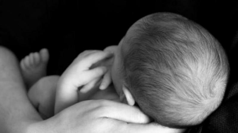 Transgender woman becomes first to be able to breastfeed. (Photo: Pixabay)