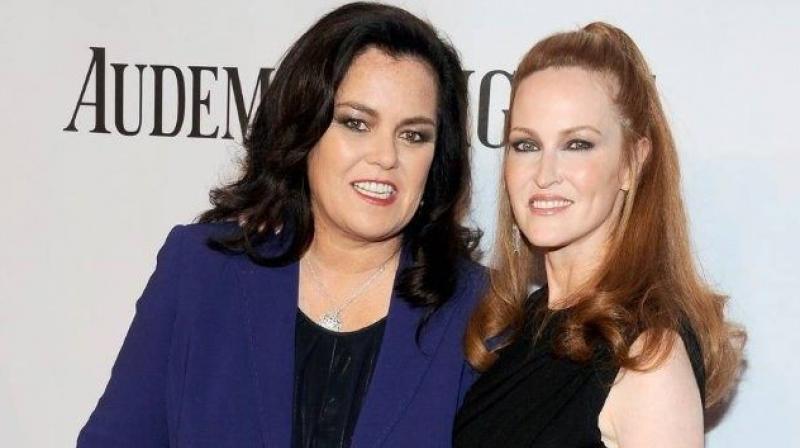 Rosie ODonnell snapped with Michelle Rounds (Photo: AP)