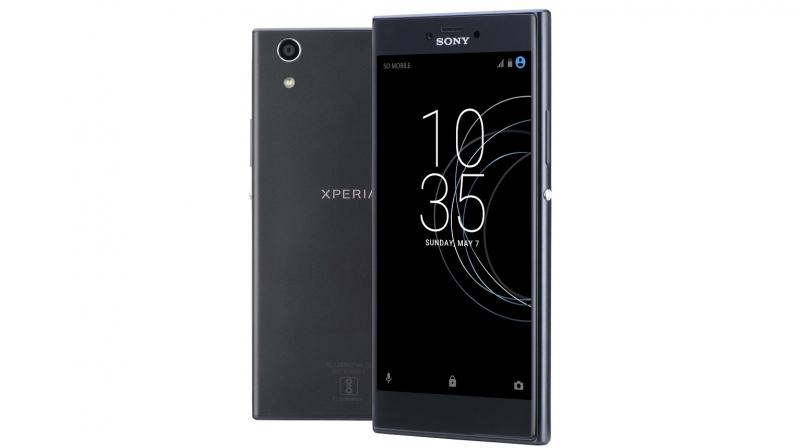 Both the Xperia R1 and Xperia R1 Plus are essentially identical, with the only difference being the RAM and storage capacities.