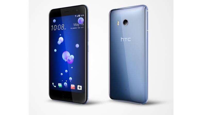 HTC U 11, the \squeezable\ smartphone