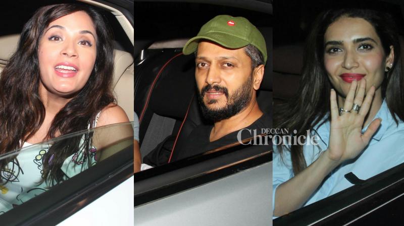 Bollywood stars come out for Riteish Deshmukhs Bank Chor screening