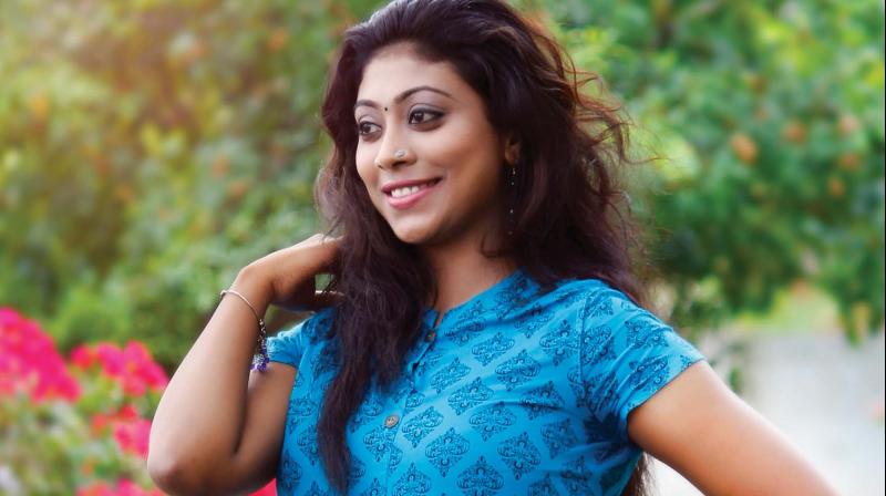 Divya was tense about acting with a senior actor like Sreenivasan in Ayaal Sassi.