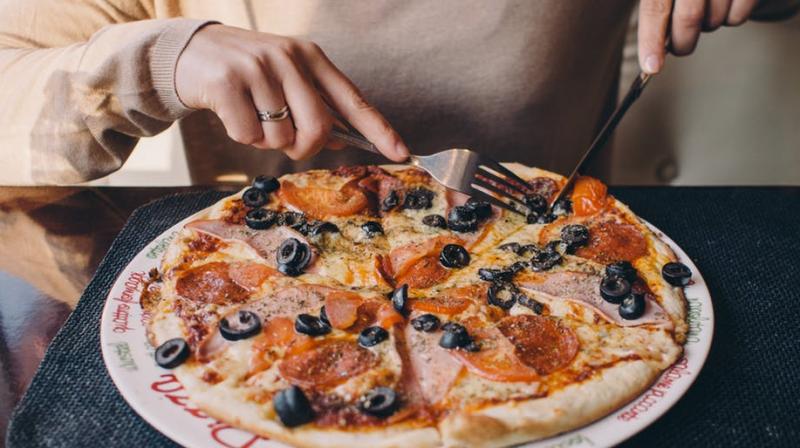 Eating alone often can cause various health issues, new study claims. (Photo: Pexels)