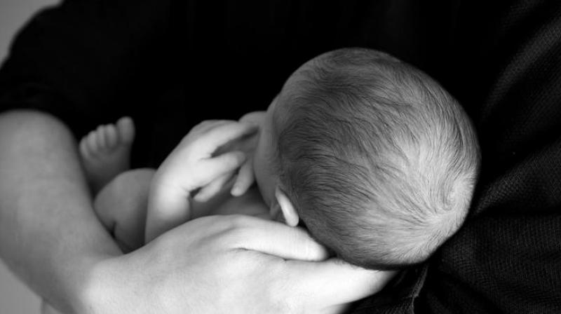 Babies who are breastfed for two months have a lower risk of cot death. (Photo: Pixabay)