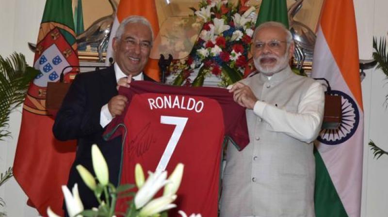 The jersey was personally signed by Ronaldo. (Photo: Twitter/@PMOIndia)