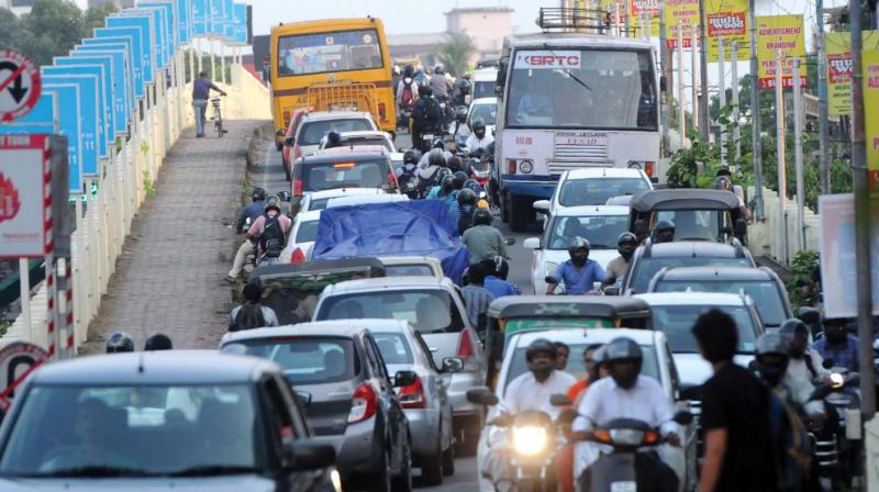 The heavily congested Kaloor-Kadavanthra road on Tuesday. The huge pile up of vehicles at Vyttila junction resulted in traffic snarls in other parts of the city.  (Photo: ARUN CHANDRABOSE)