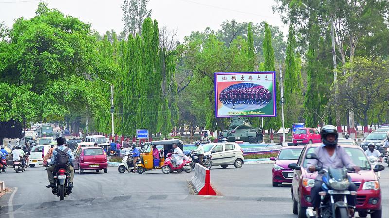 Unlike the rest of the city, there are no traffic personnel posted to man some of the busy junctions in Cantonment limits.