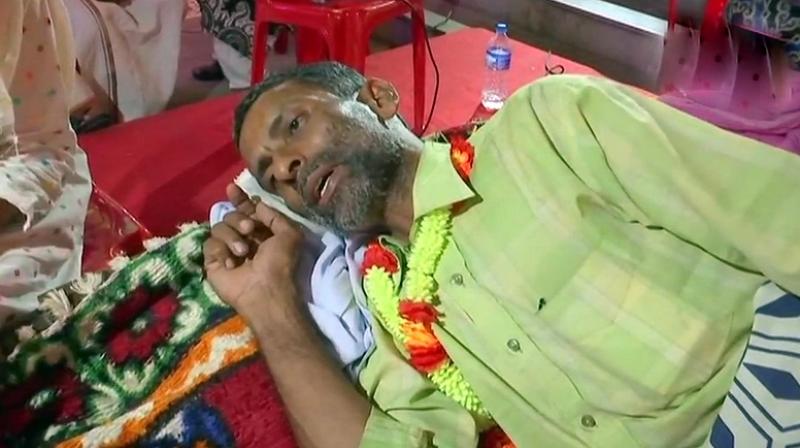 Social activist Stephen Mathews is on a hunger strike for the past six days demanding the arrest of rape accused Jalandhar Bishop Franco Mulakkal. (Photo: Twitter | ANI)