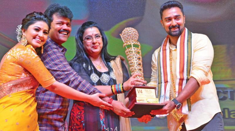 Sathyaraj, Vishal, Devyani with husband Rajakumaran, P.Vasu, Parthiban, SJ Suryah, Imman, Thaanu, Yogi Babu, Bose with wife Soniya, lyricist Vivek and a host of actors were spotted enjoying the occasion.