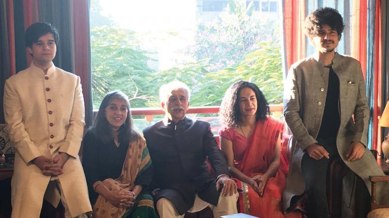 (From left) Vivaan, Ratna, Naseeruddin, Heeba and Imaad.