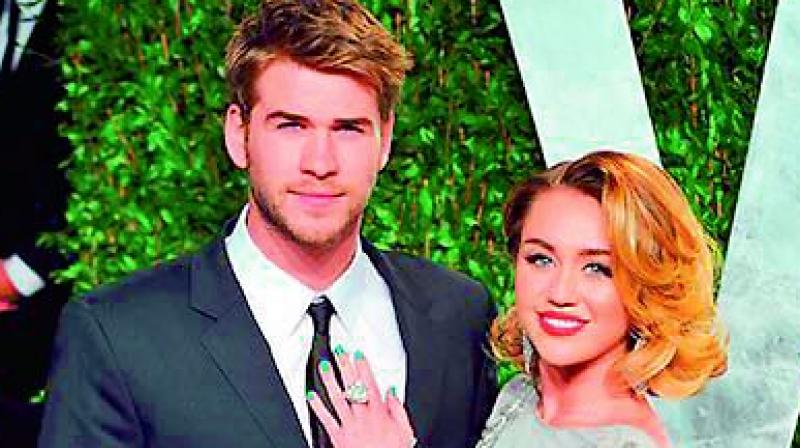 Miley Cyrus, who recently got back together with Chris Hemsworth, said that they had to re-fall in love with each other, and experts say that this is not easy
